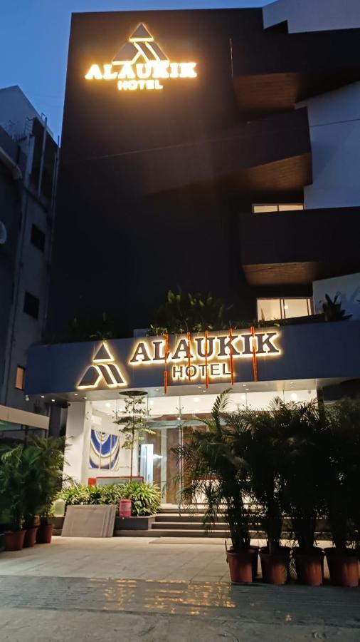 Alaukik Hotel Shirdi Exterior photo